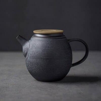 Théière antique japonaise en céramique noire_1