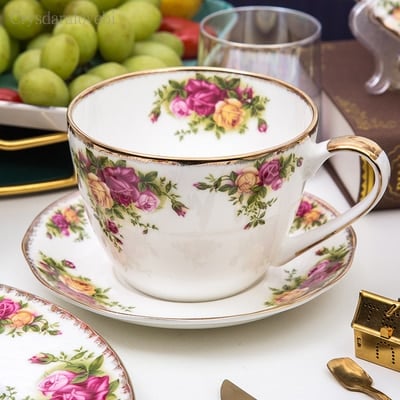 Service à thé anglais ancien en porcelaine à motif floral Tasse 2